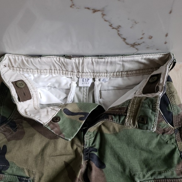 Gap Kids Camo Cargo Shorts Boys 8 - Picture 3 of 5